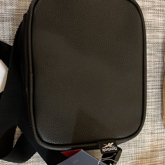 Black Reebok Crossbody Purse With Rainbow Zipper - Picture 4 of 8